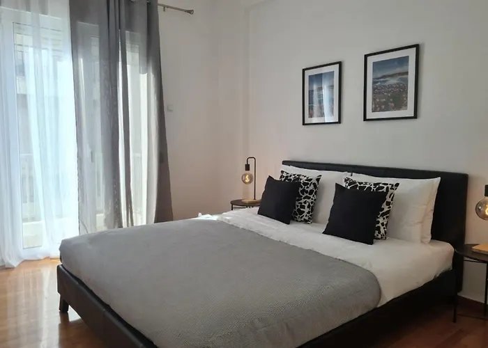 Phaedrus Living Piraeus Abstract Flat