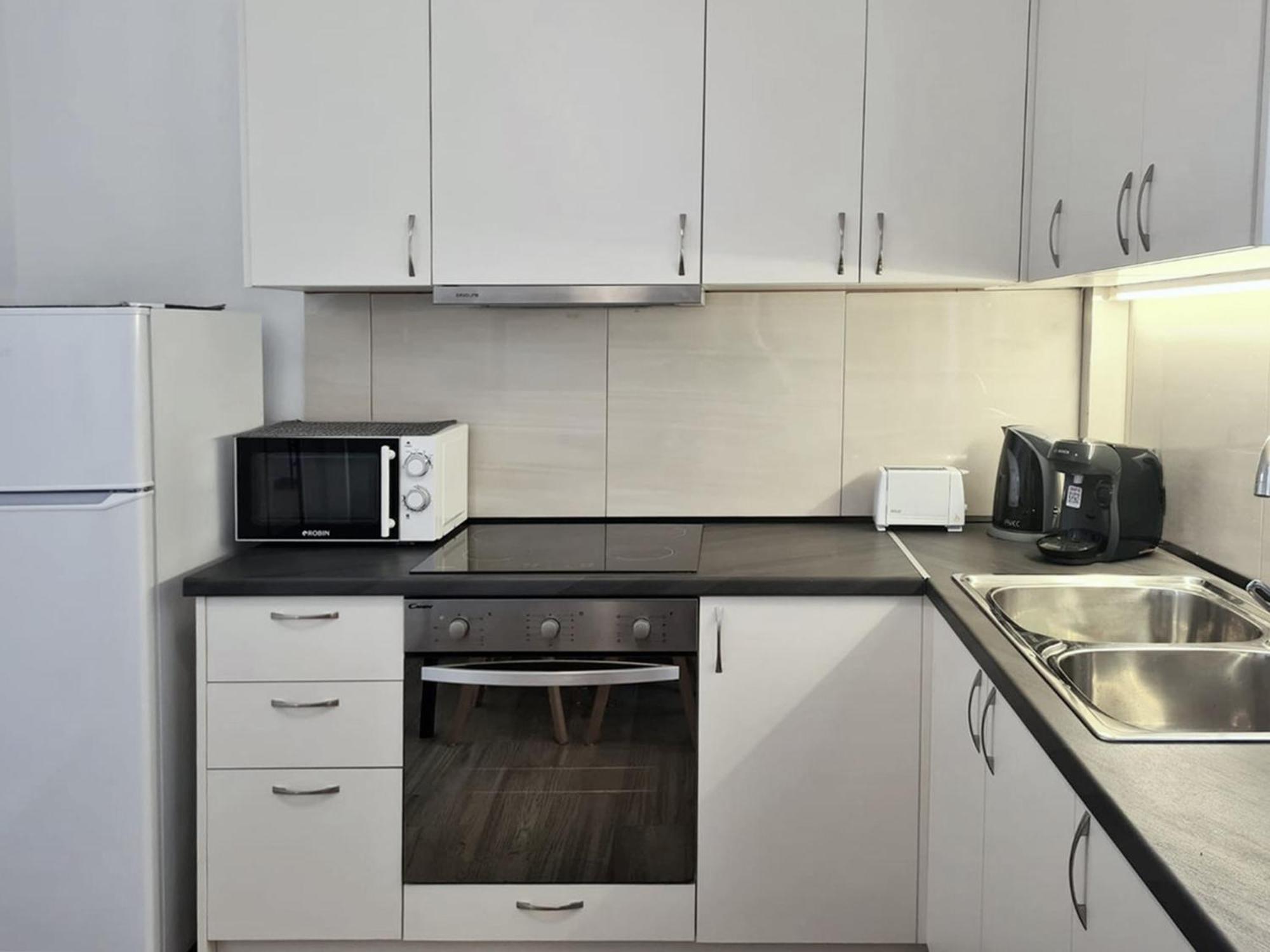 Phaedrus Living Abstract Flat Piraeus